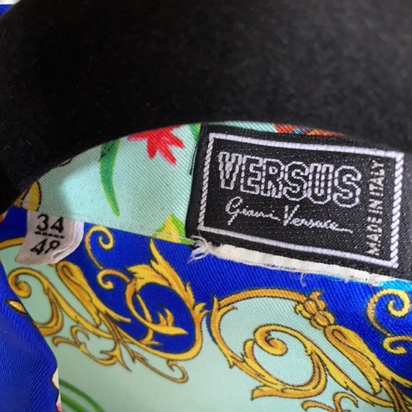 Rare silk Versace La Mer print button down shirt - Picture 4 of 9